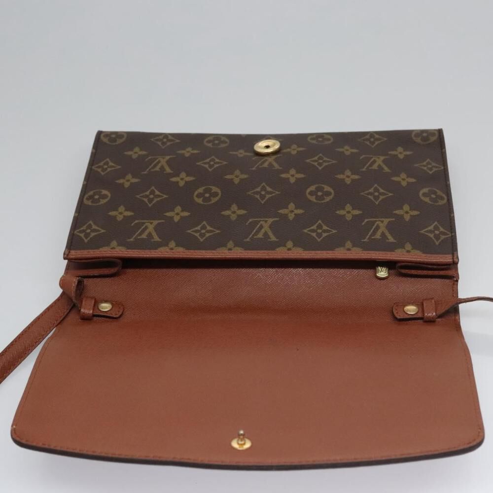 Louis Vuitton Shoulder Bags