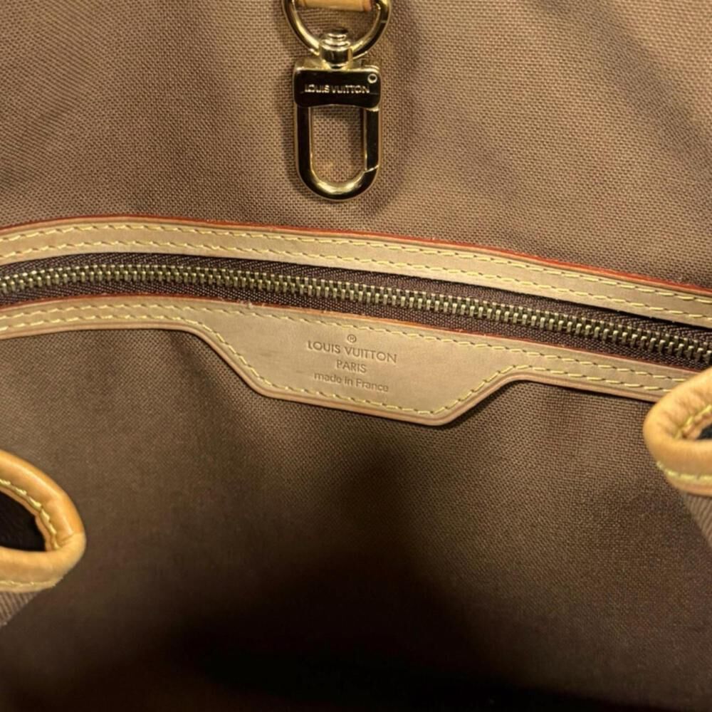 Louis Vuitton Shoulder Bags