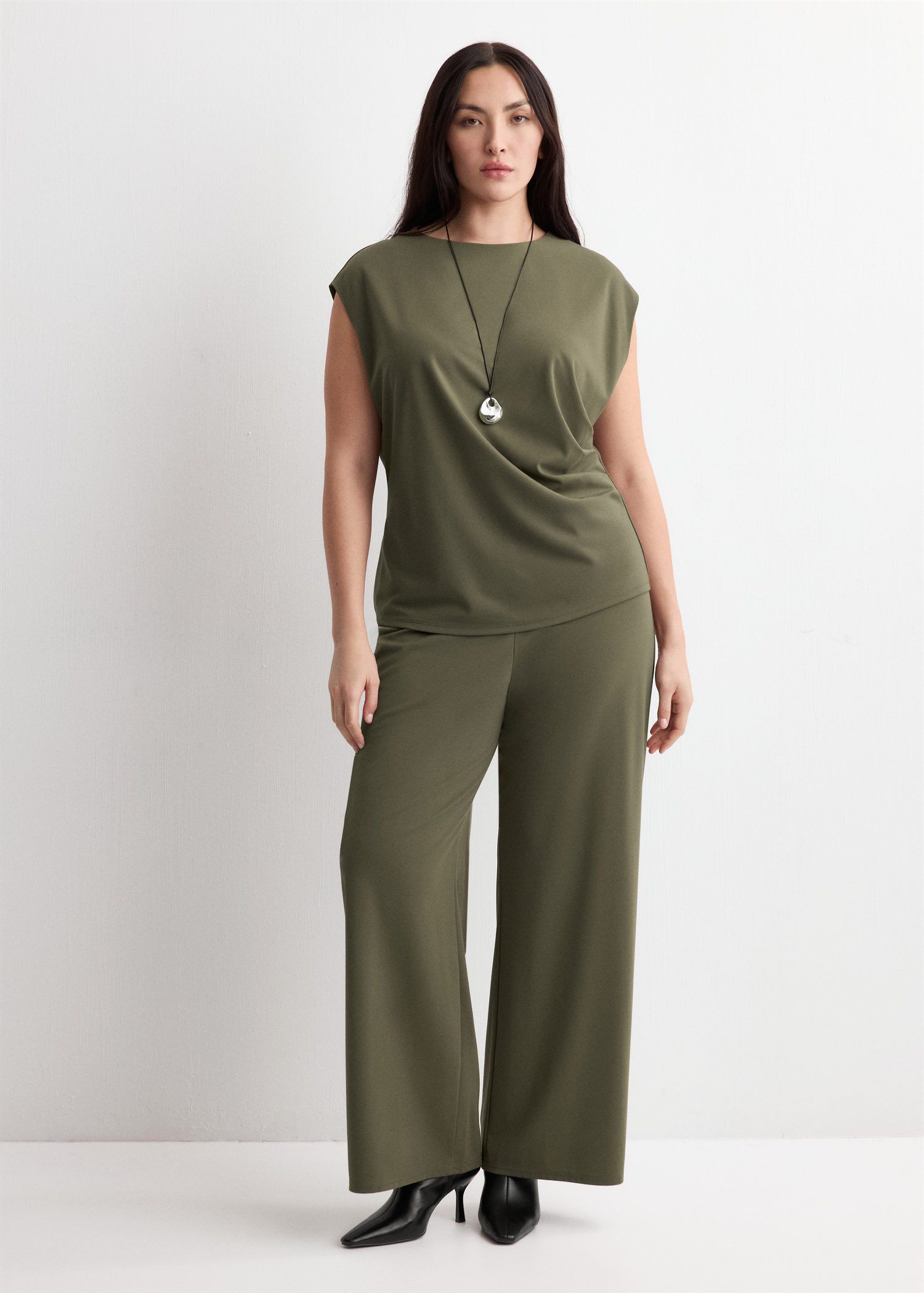 T-shirt with gathered details