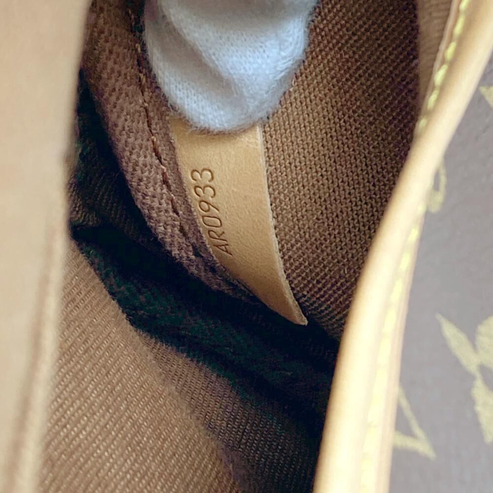 Louis Vuitton Saumur