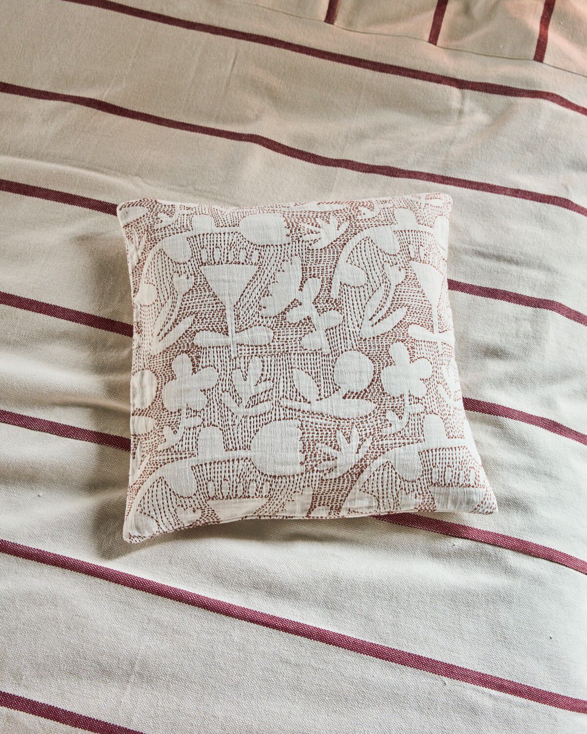 Pudebetr&aelig;k, HDSari, R&aring;hvid:Brun