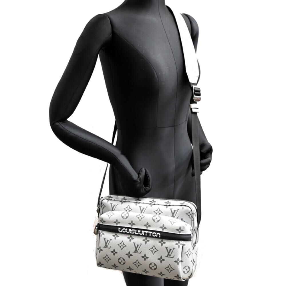 Louis Vuitton Shoulder Bags