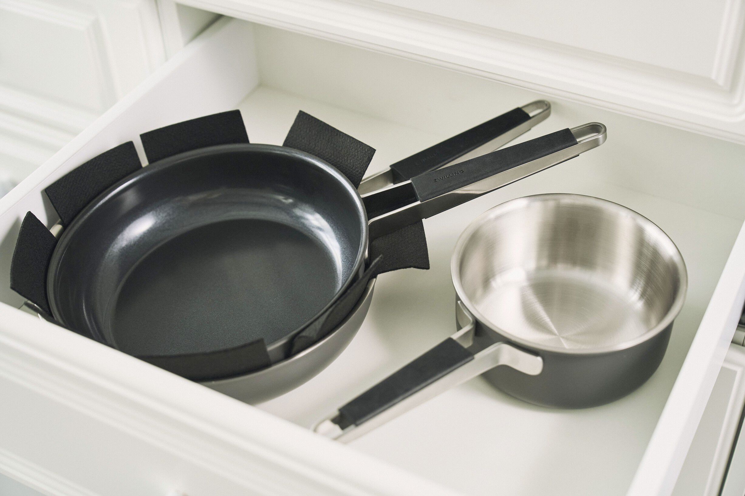 Stegepande, 24 cm, 18/10 rustfrit st&aring;l, Keramisk bel&aelig;gning