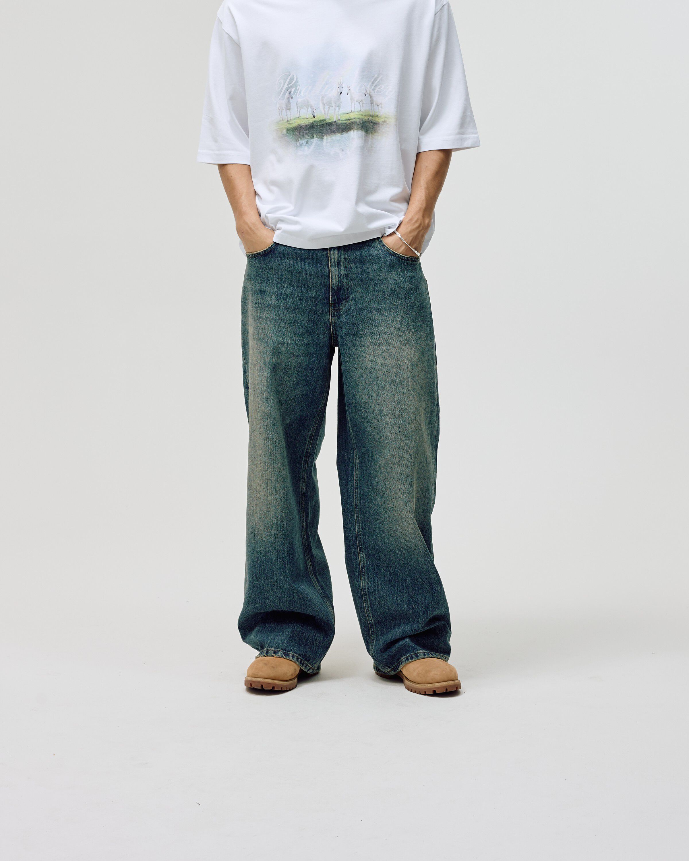 LOOSE FIT JEANS