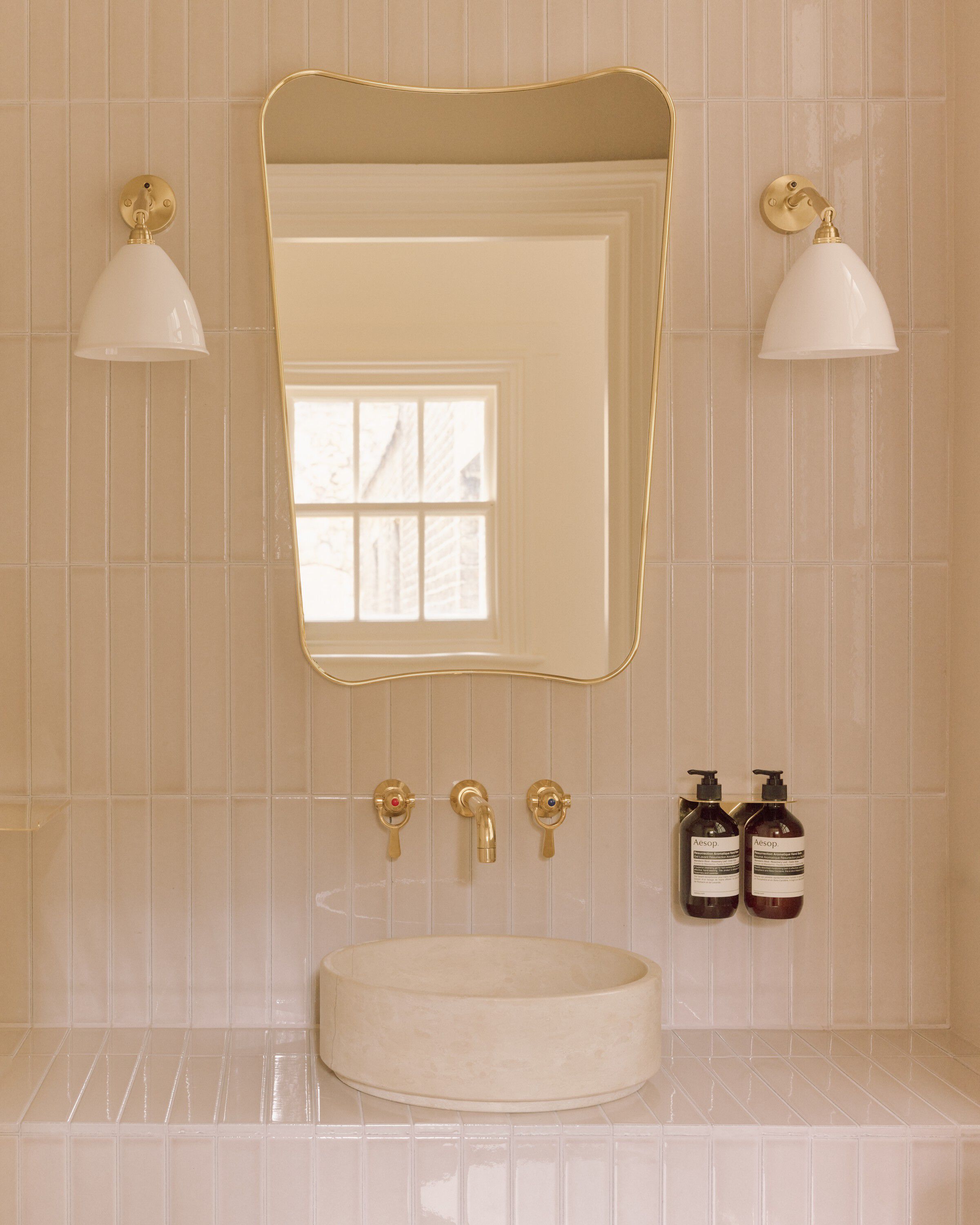 BL7 Wall lamp bone china/brass switch on backplate