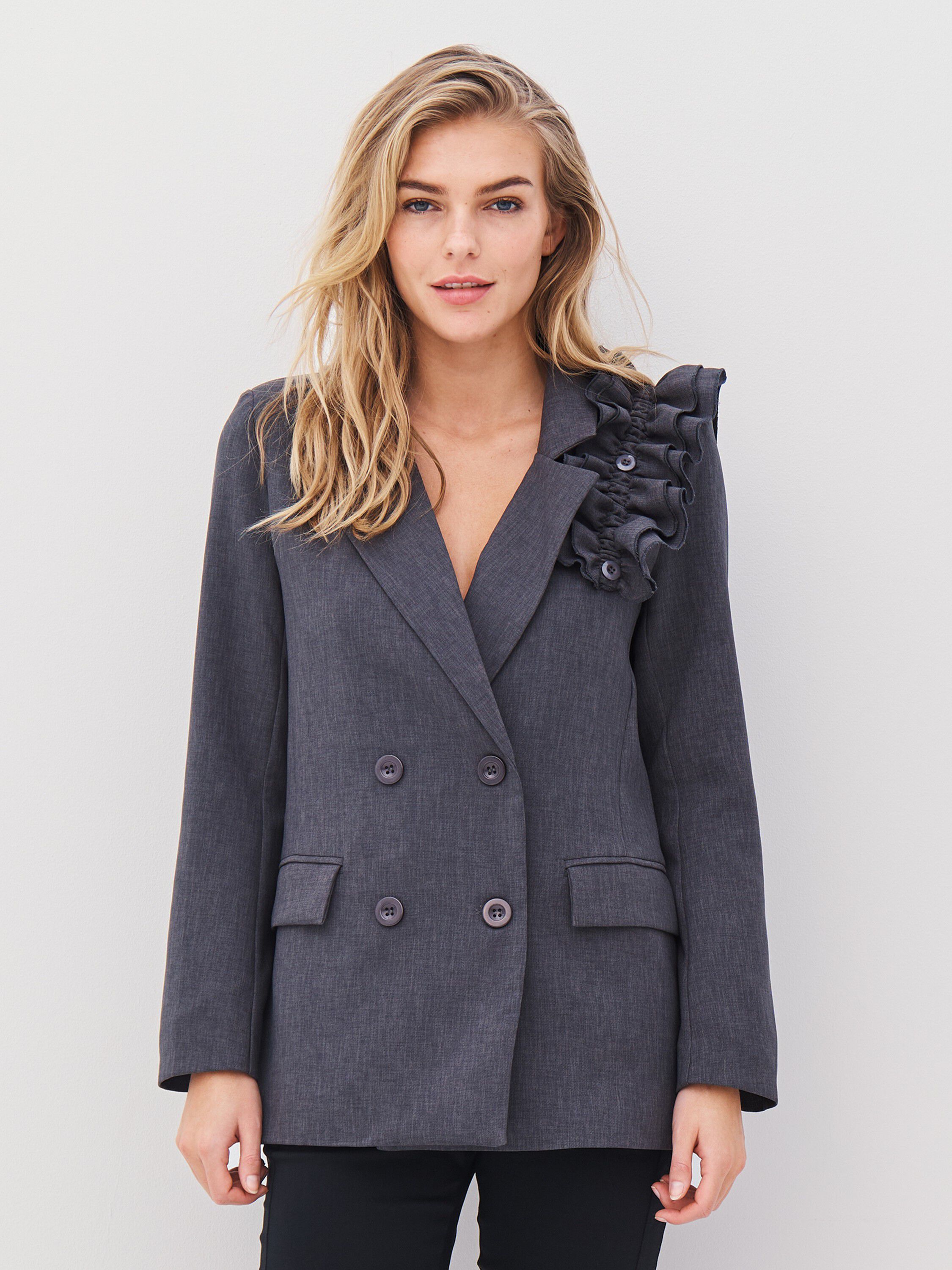 Alina Blazer