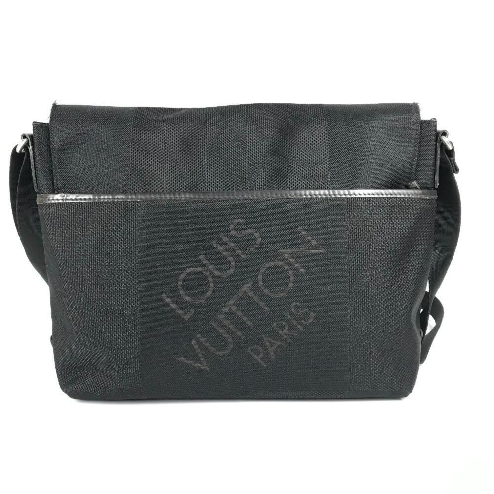 Louis Vuitton Shoulder Bags