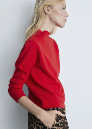 High collar sweater