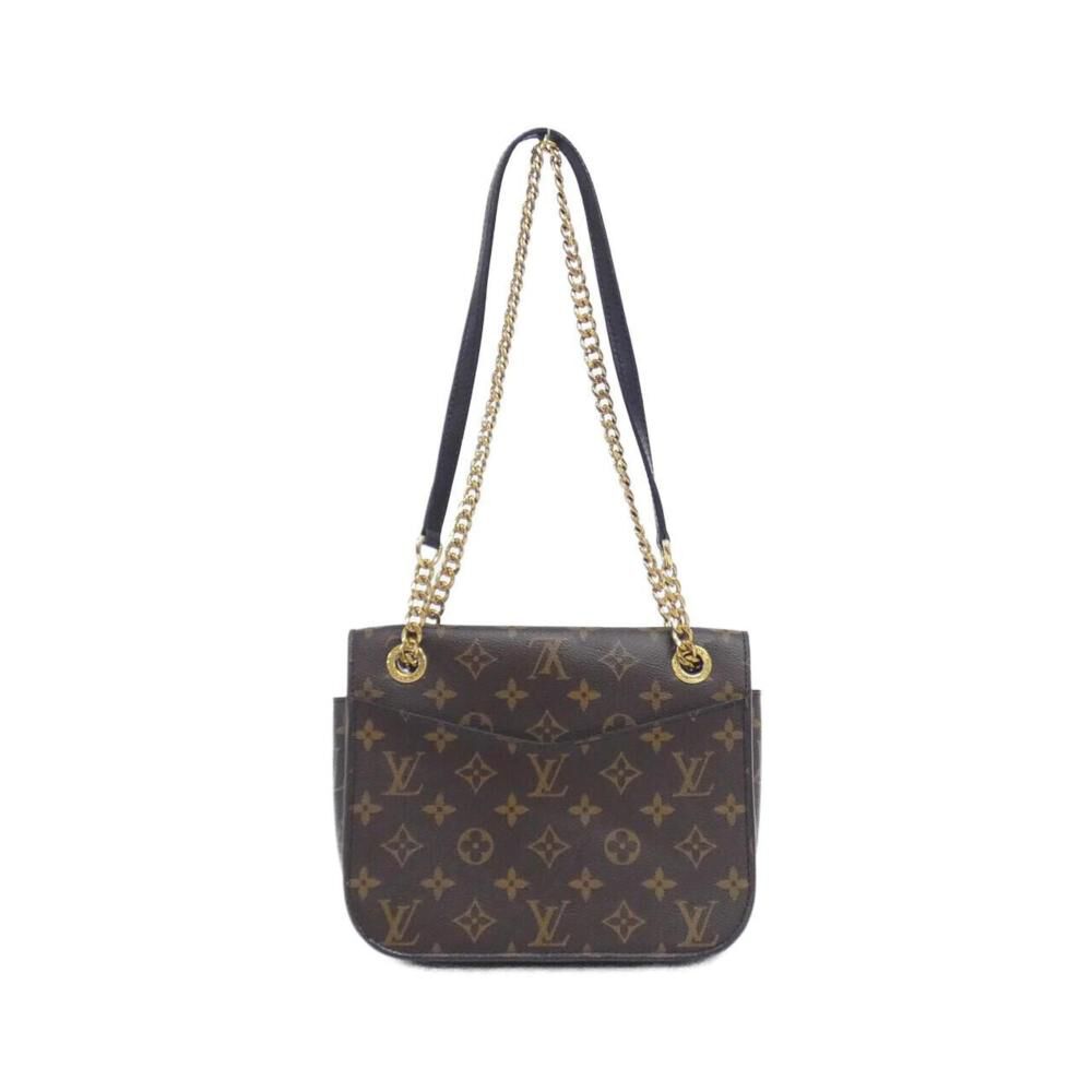Louis Vuitton Shoulder Bags