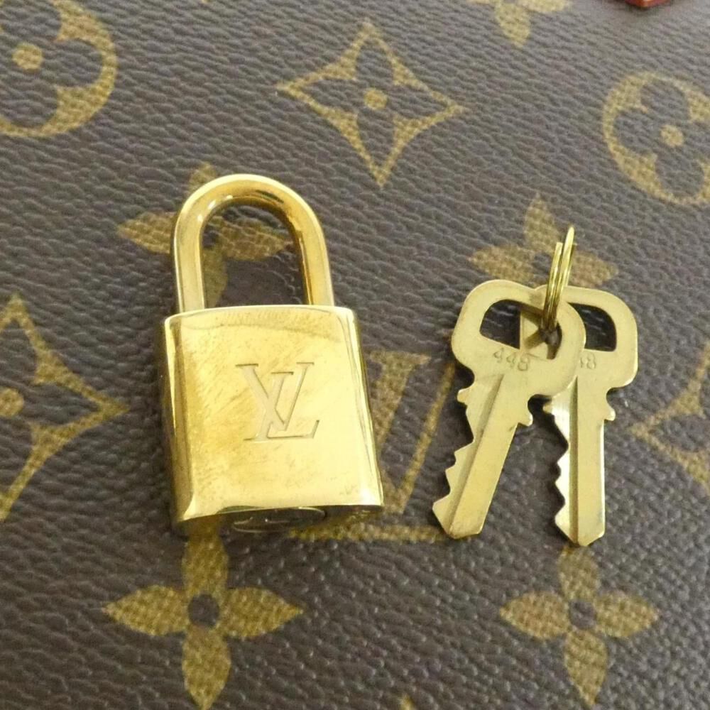 Louis Vuitton Shoulder Bags