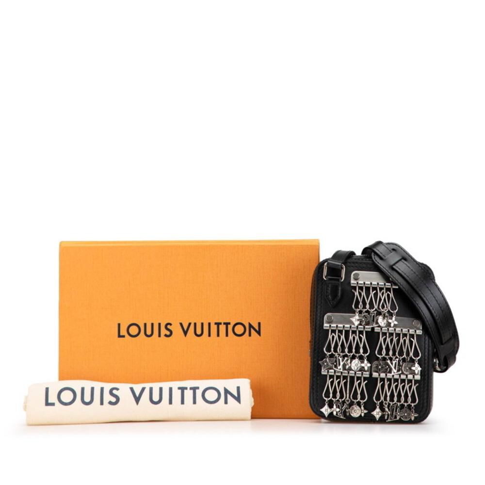 Louis Vuitton Shoulder Bags
