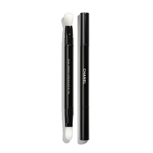 Dual-Ended Brush: Corrects And Blends