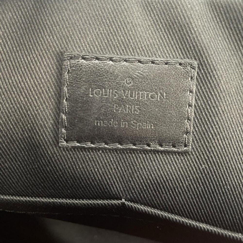 Louis Vuitton Messenger