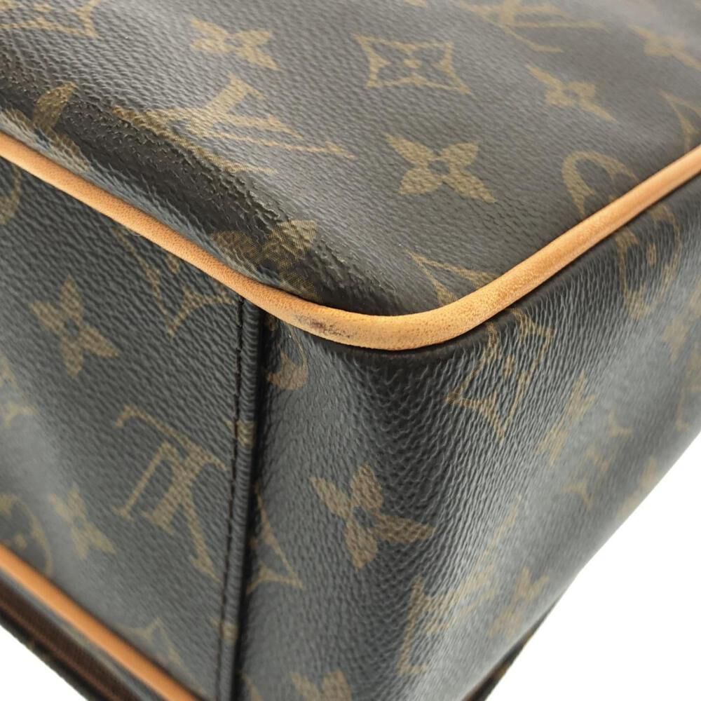 Louis Vuitton Shoulder Bags