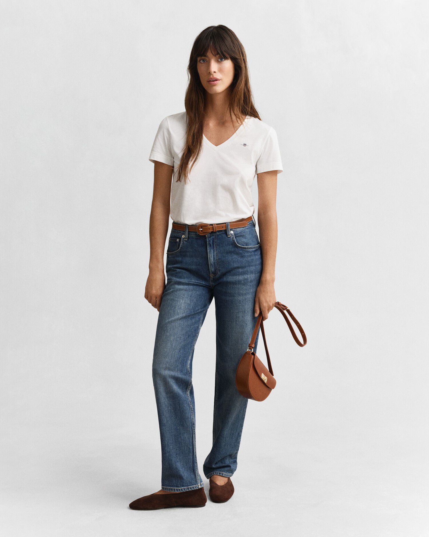 REG SHIELD SS V-NECK T-SHIRT