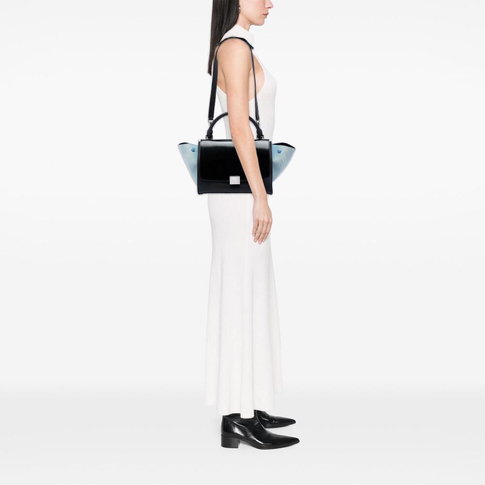C&eacute;line Trapeze