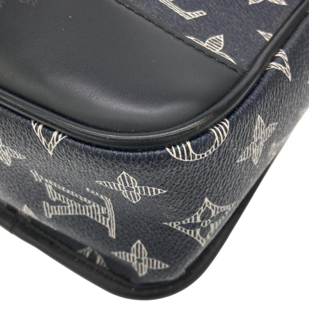 Louis Vuitton Shoulder Bags