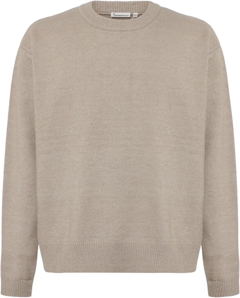 Souffl&eacute; yarn sweater