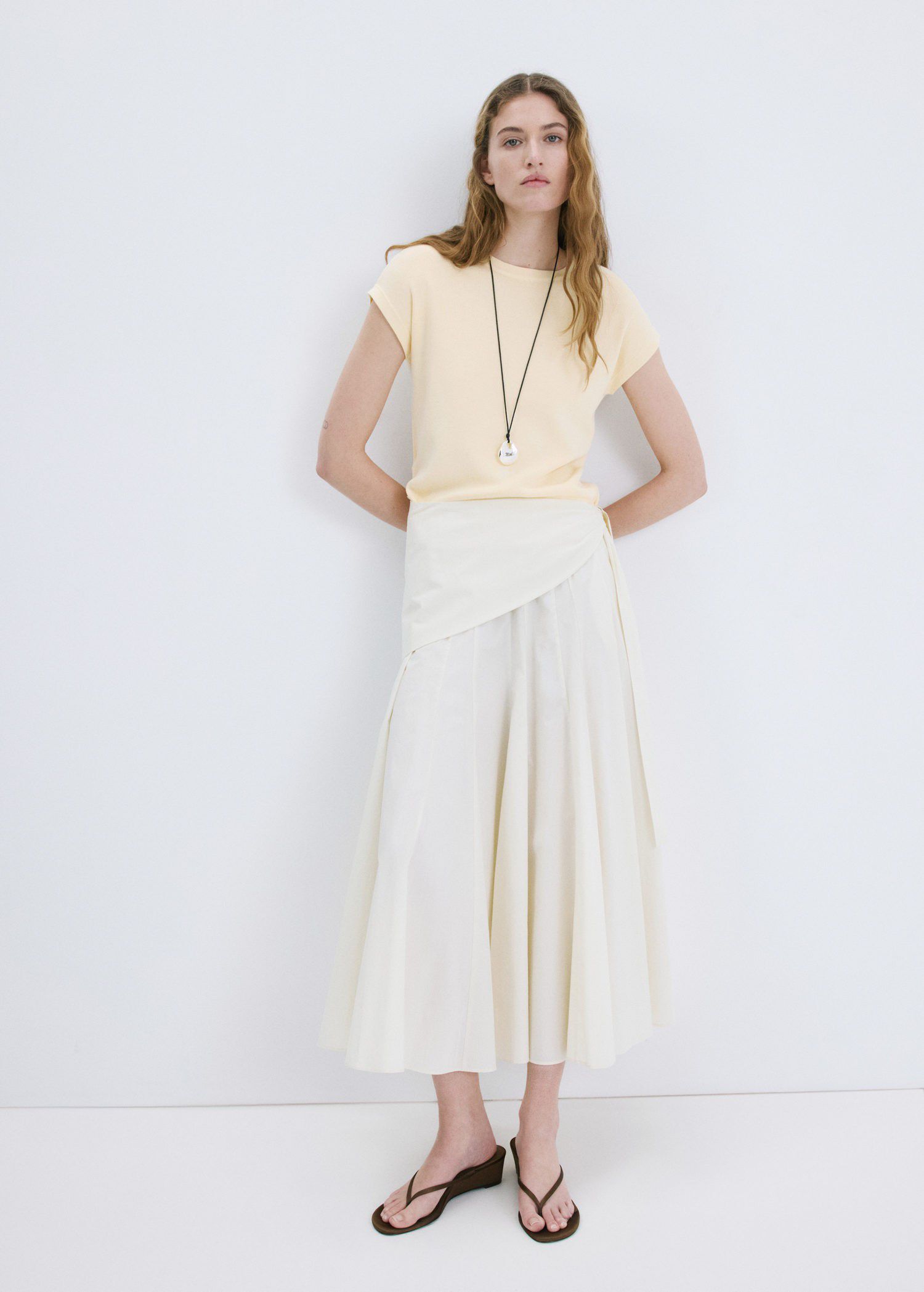 Short-sleeved knitted cotton sweate