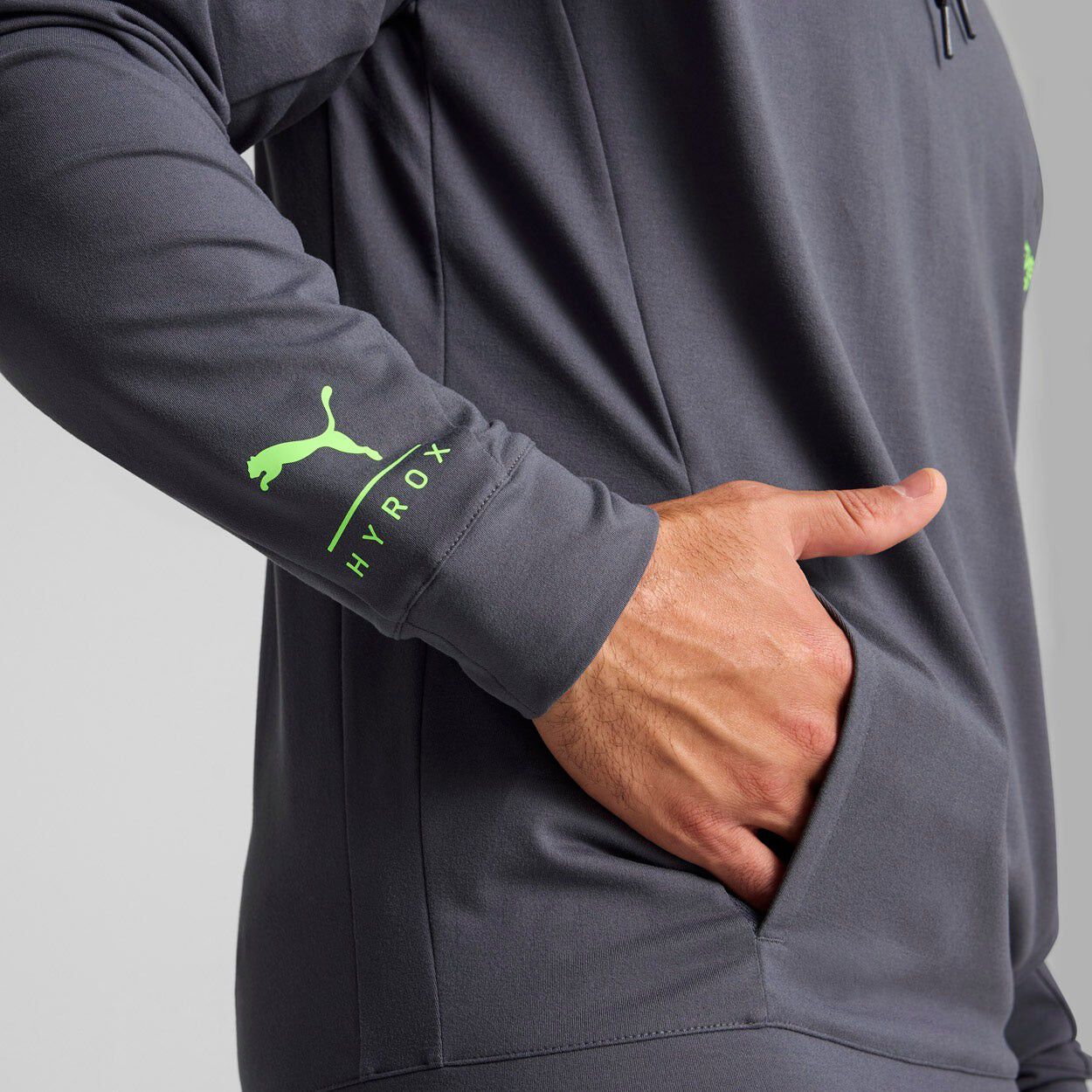 PUMA X HYROX CLOUDSPUN H&AElig;TTETR&Oslash;JE