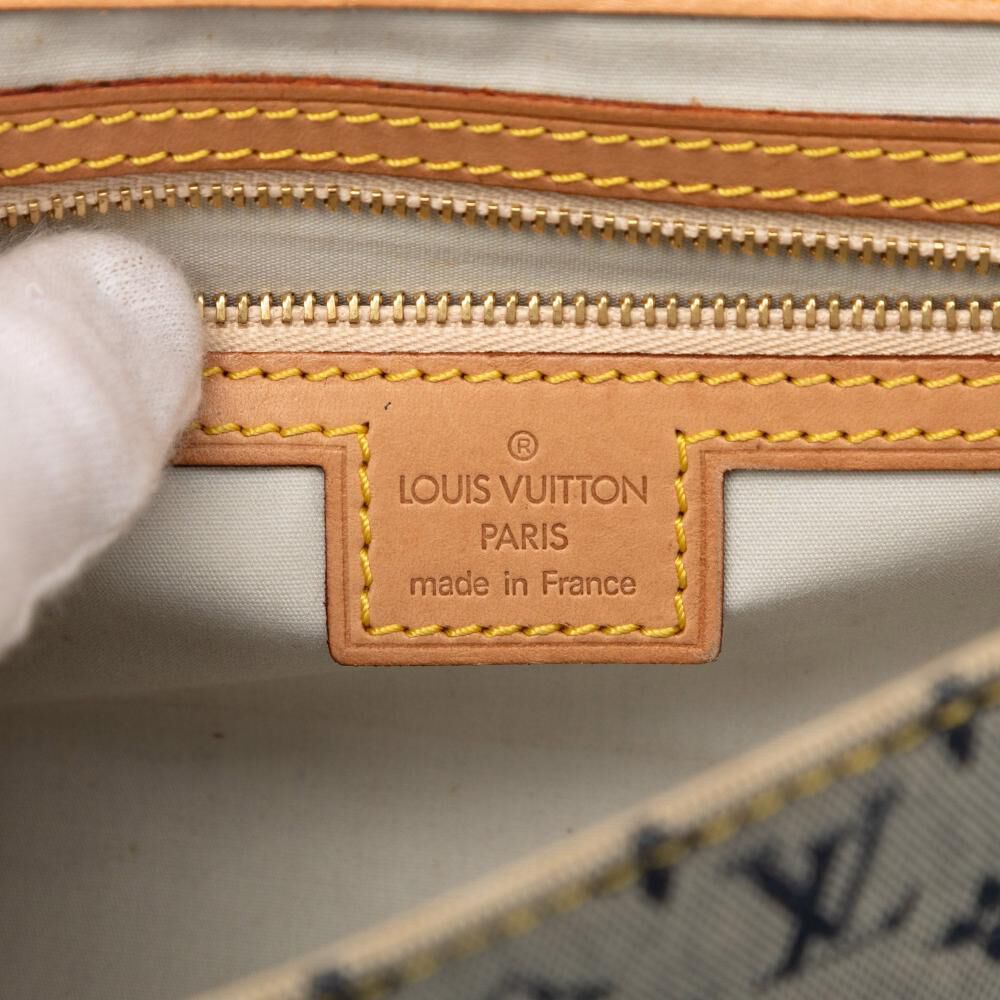 Louis Vuitton Shoulder Bags