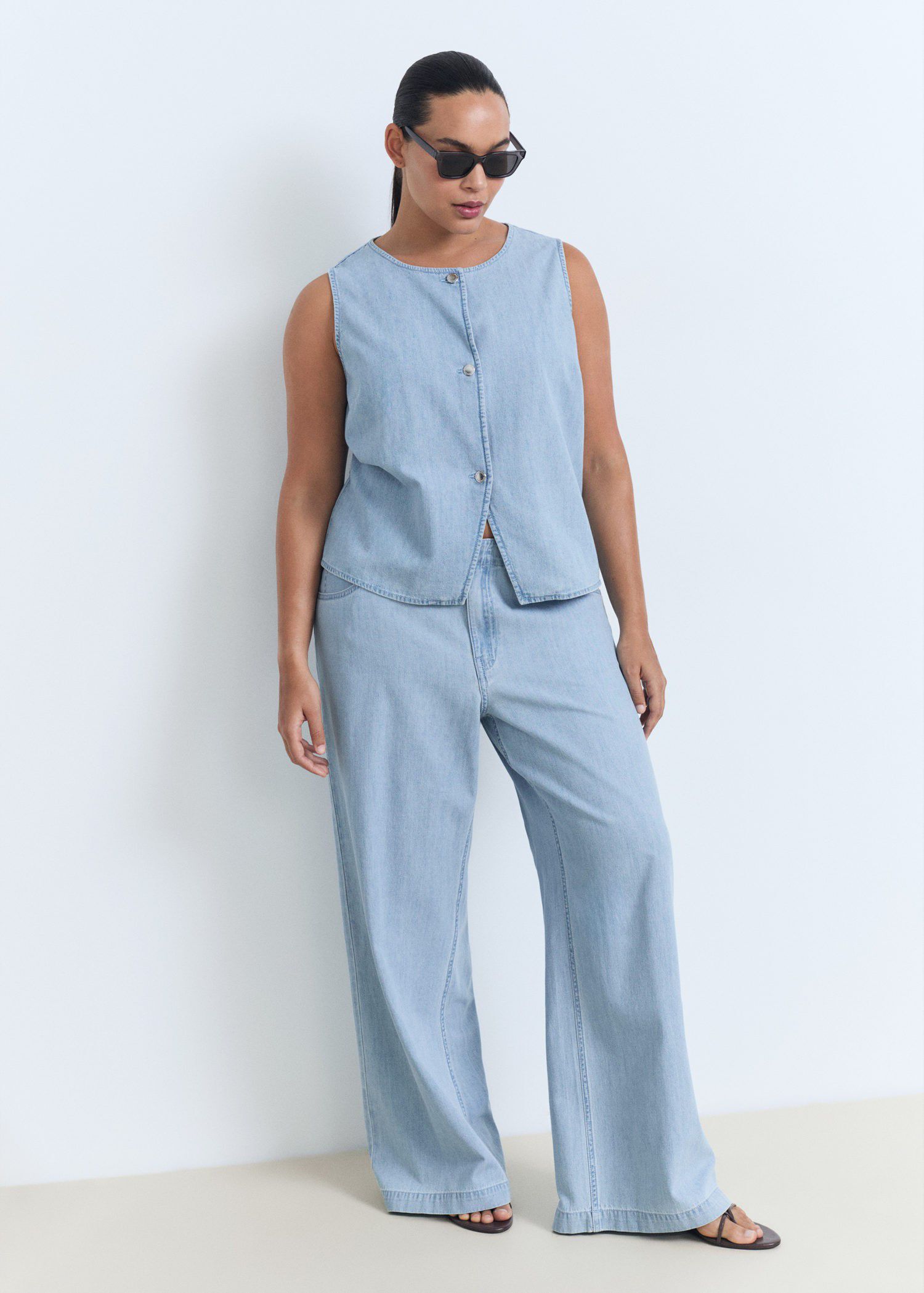 Buttoned denim gilet