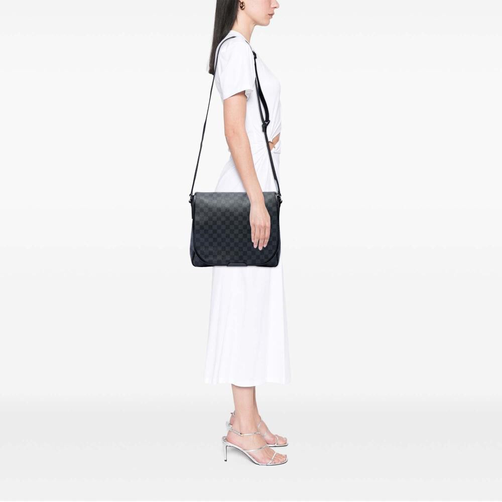 Louis Vuitton Messenger