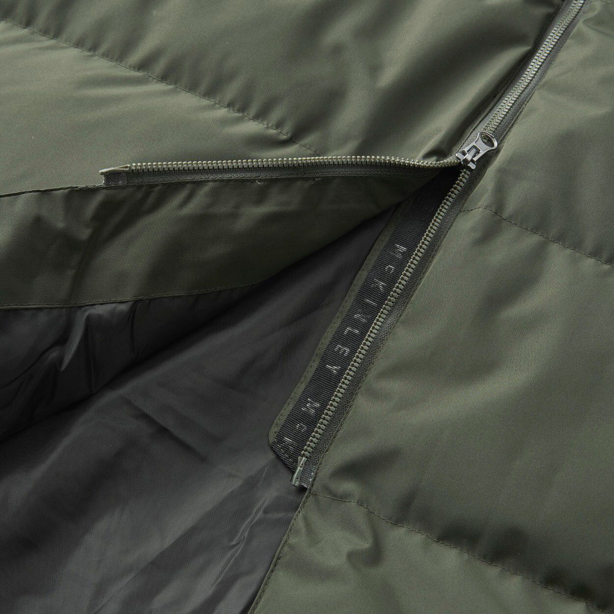 Yangra Puffer Lang Vest