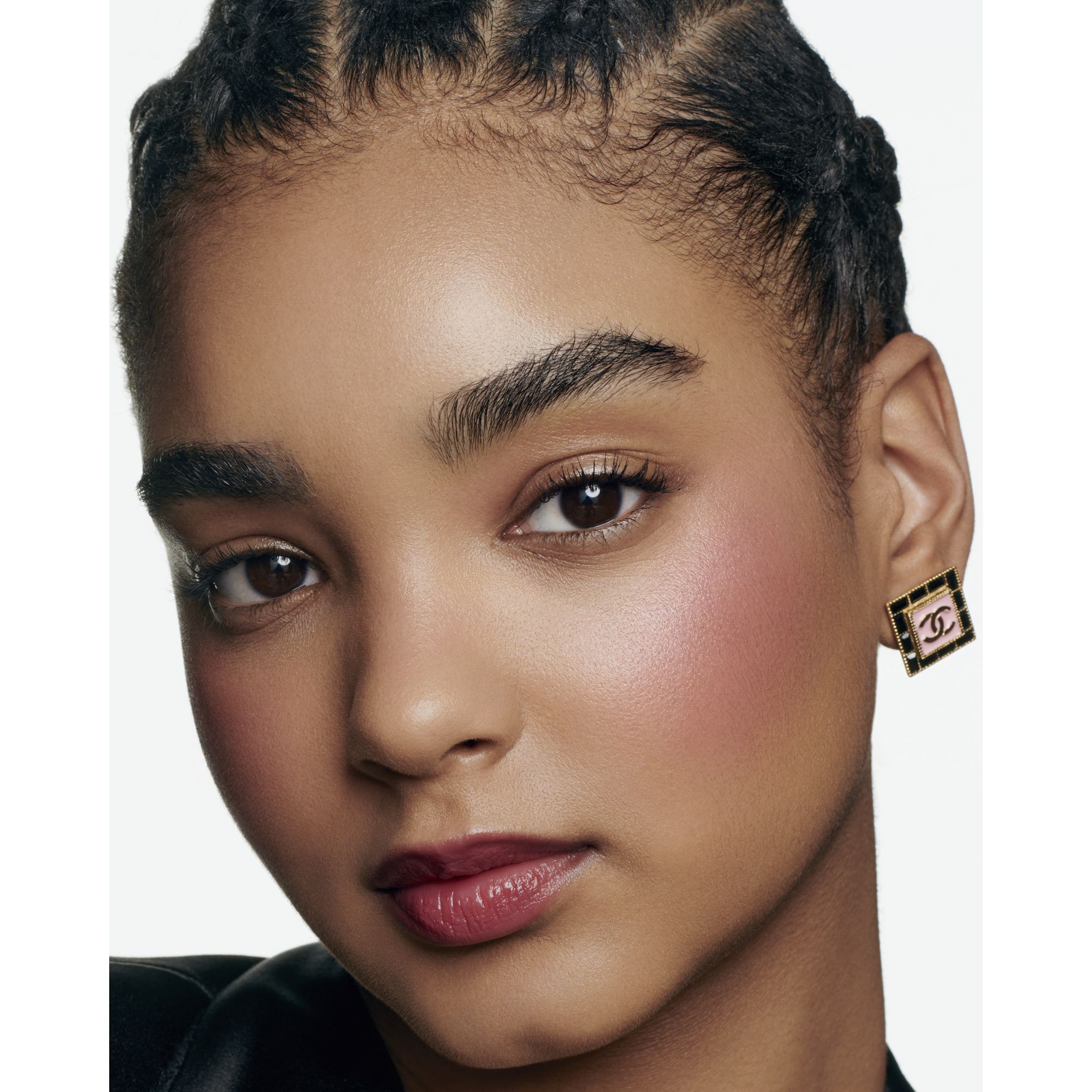 FREMH&AElig;VER FARVEN GIVER N&AElig;RING FYLDE