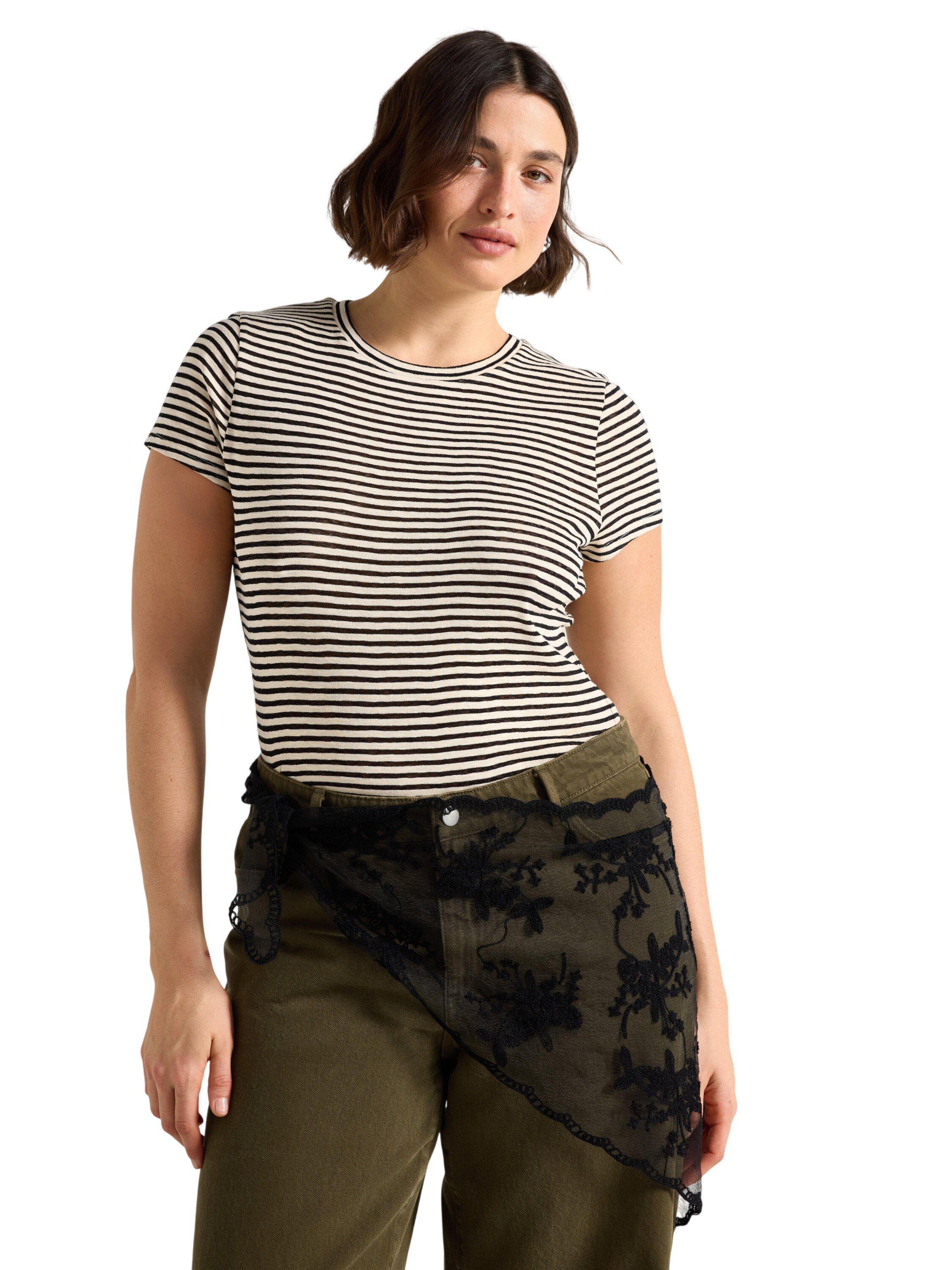 Soft jersey top with short sleeves