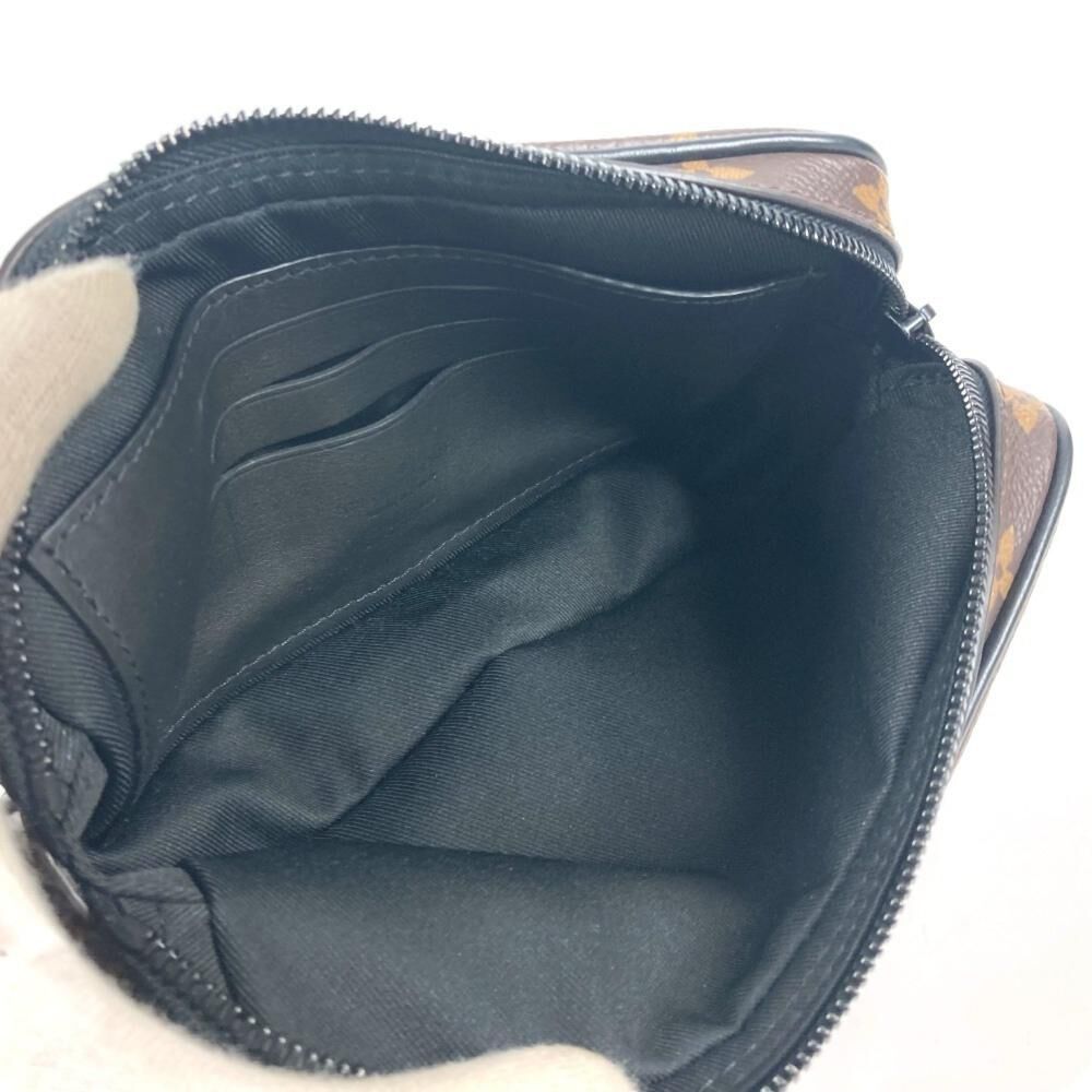 Louis Vuitton Clutch