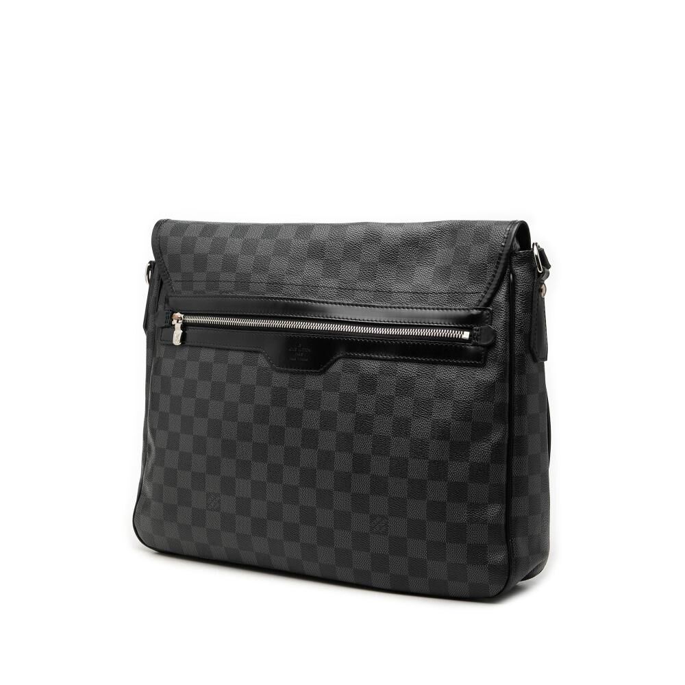 Louis Vuitton District