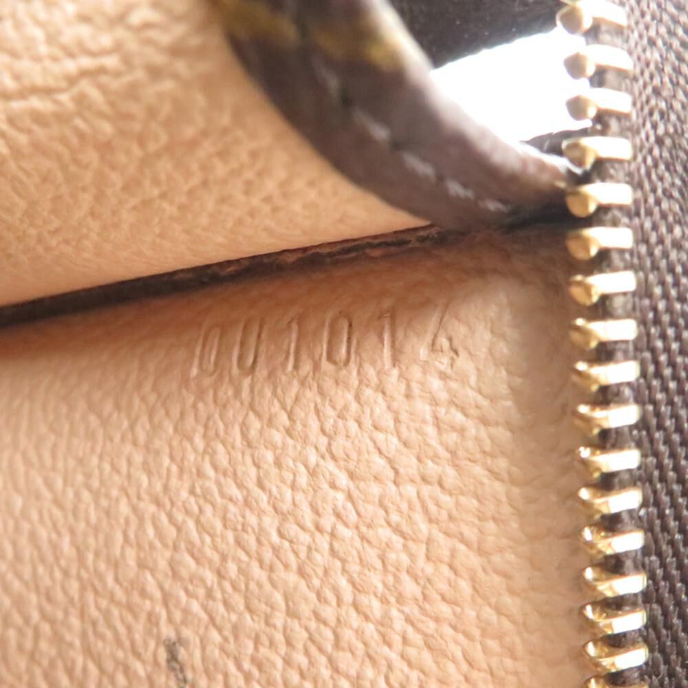 Louis Vuitton Poche Toilette