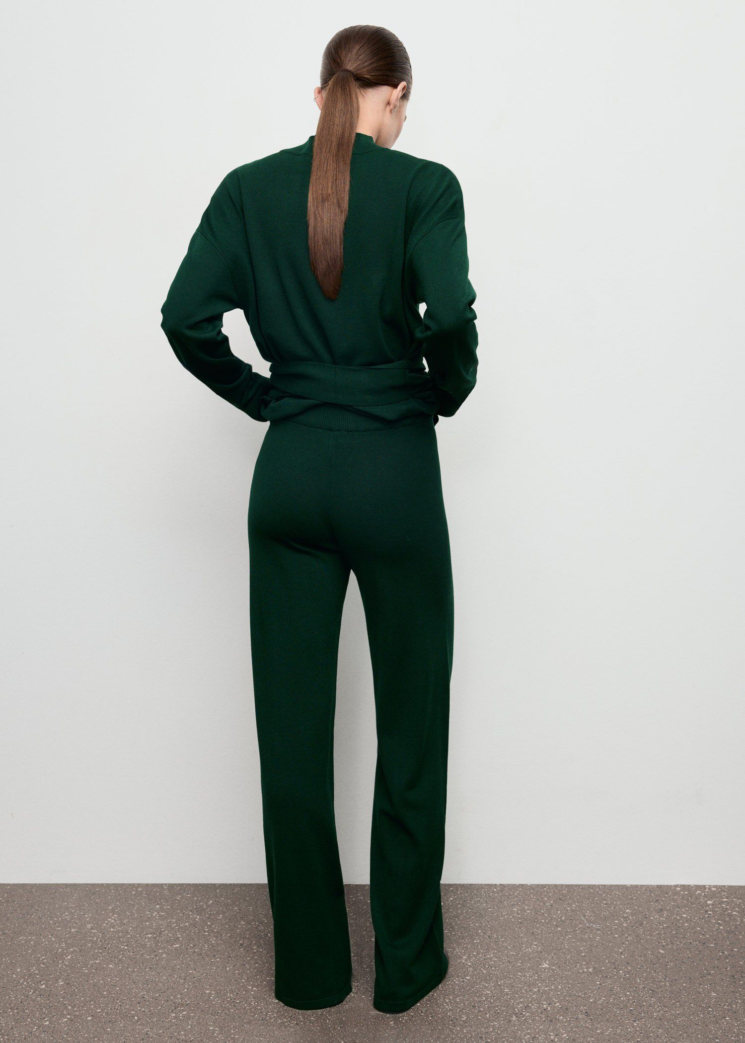 Knitted trousers with stitching det