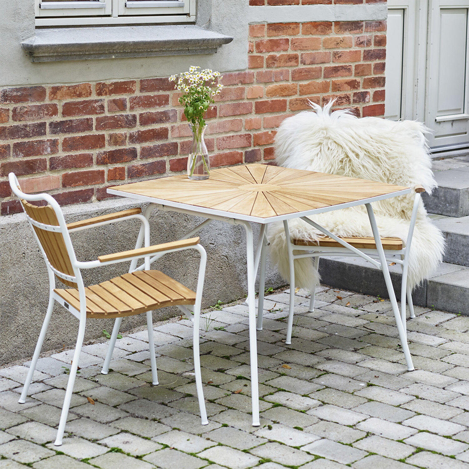 Marguerit Havebord, L83 x B83 x H71,5/69,5cm