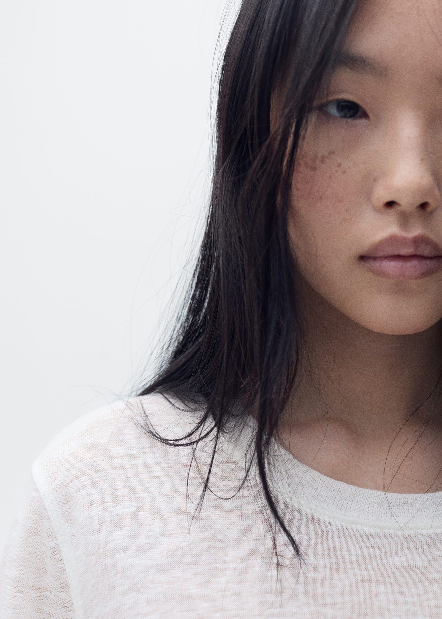 Short-sleeved linen t-shirt