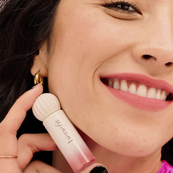 Benefit Plushtint - Fugtgivende mat lip tint