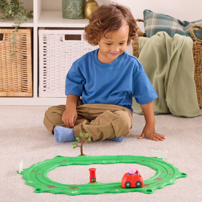 PEPPA WHIZZ AROUND PEPPA