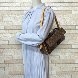 Louis Vuitton Shoulder Bags