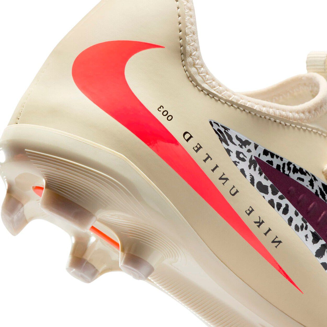 United Phantom 6 Academy FG/MG Fodboldst&oslash;vler