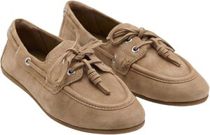 Deck shoes with laces