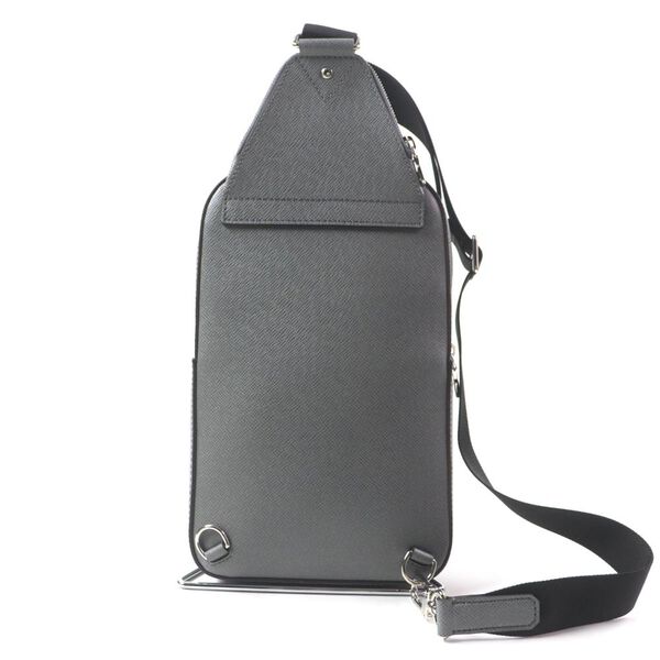 Louis Vuitton Taiga Kendall