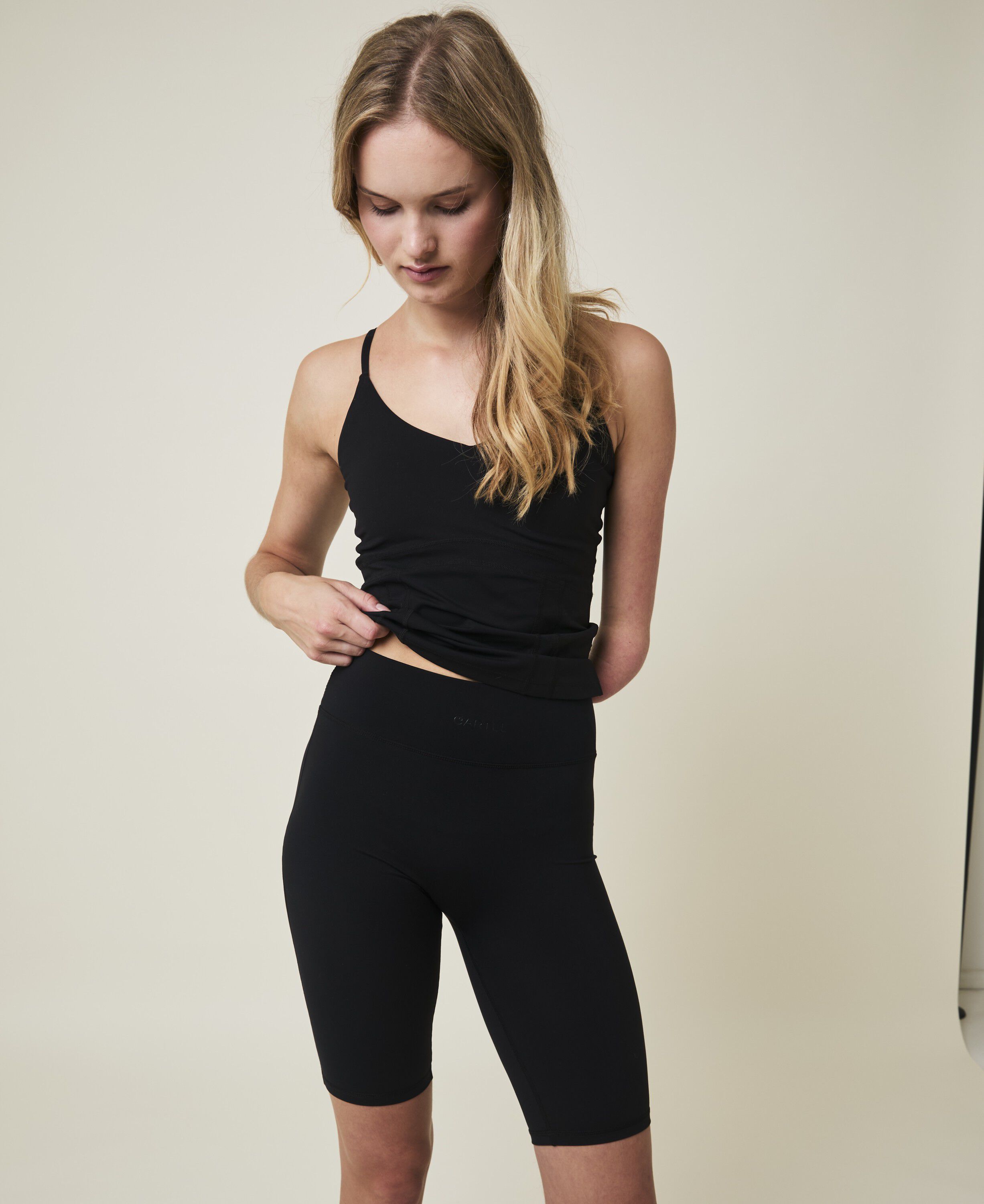 Adorn tanktop med tynde stropper - Nero