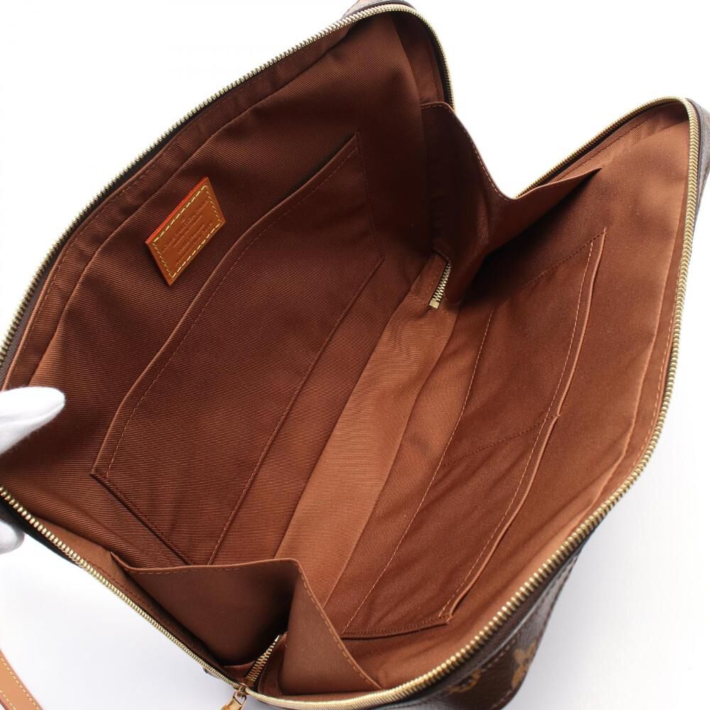 Louis Vuitton Messenger