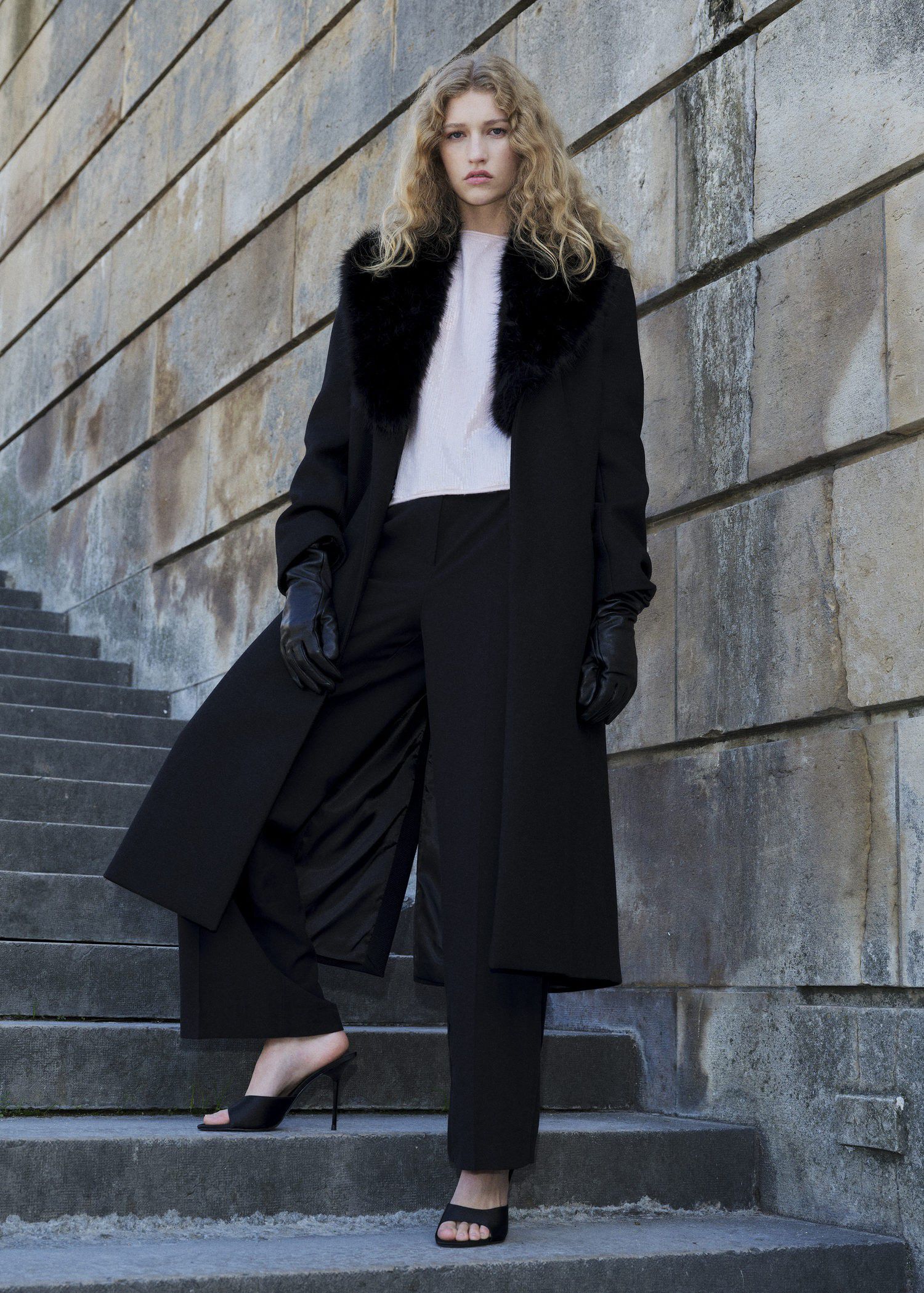 Short-sleeved sequin sweater