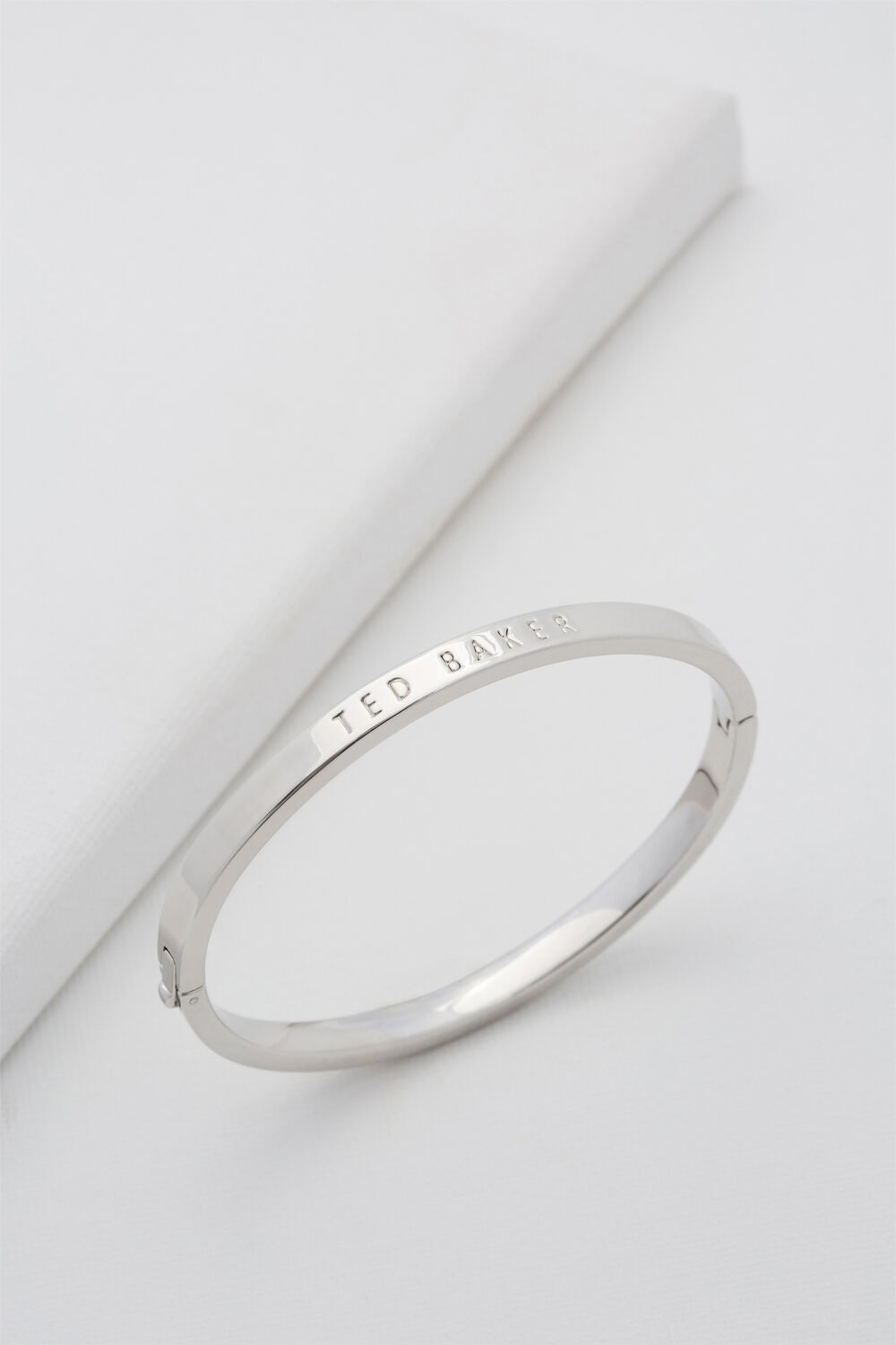 CLEMINA: HINGE METALLIC BANGLE