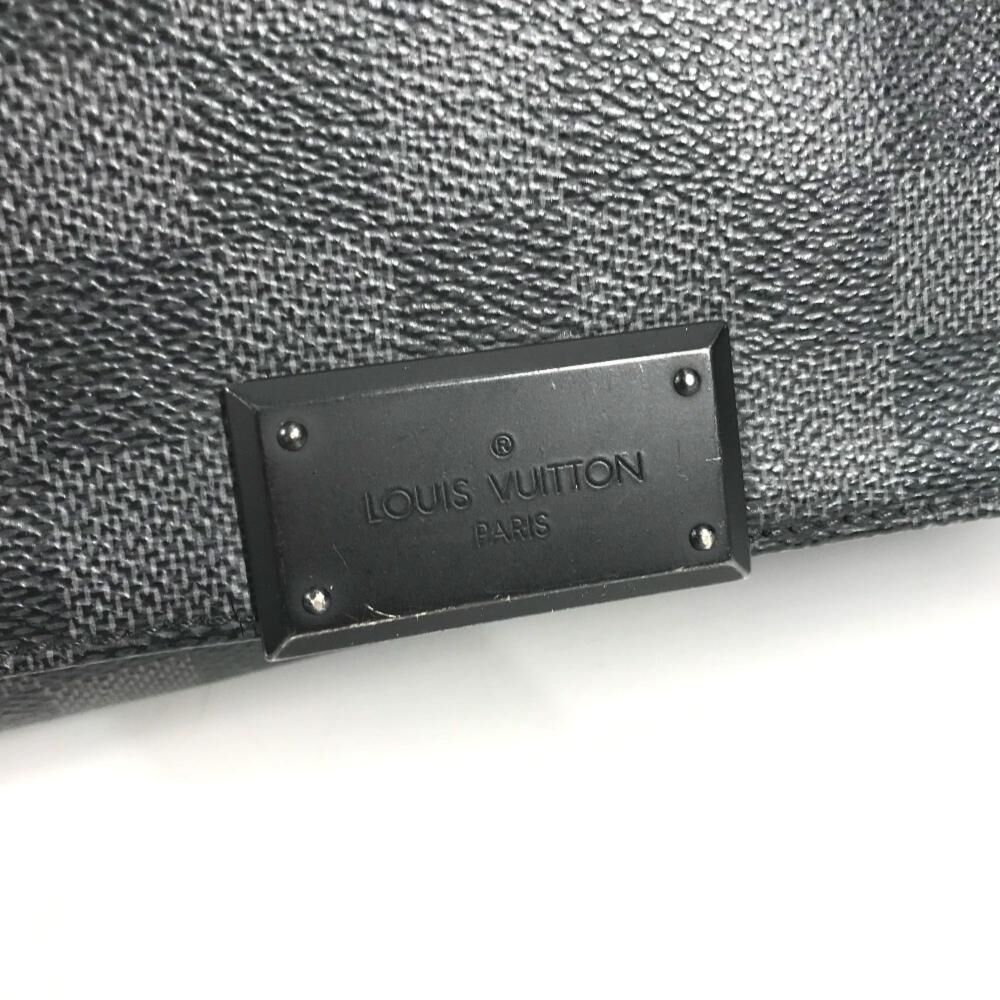 Louis Vuitton Messenger
