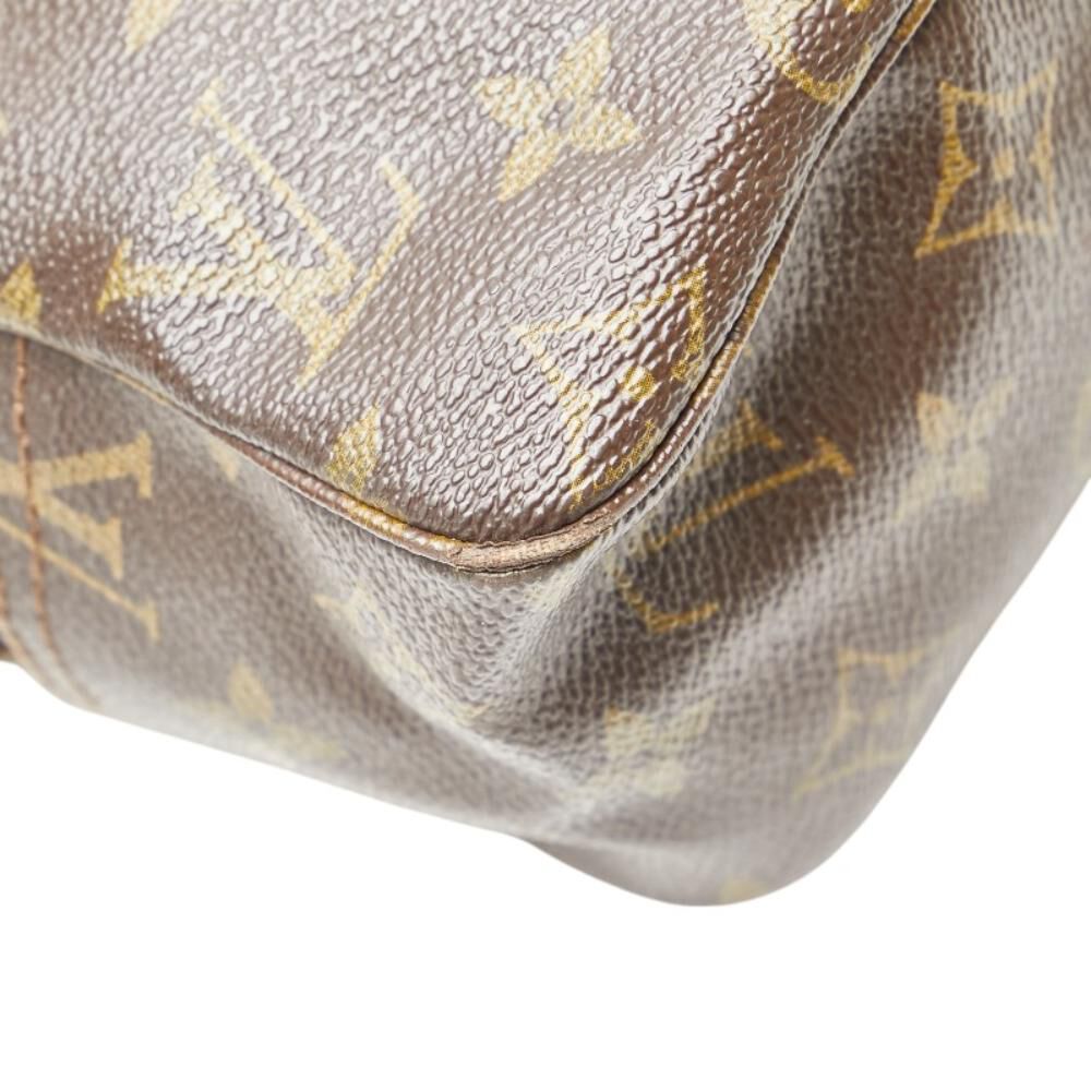 Louis Vuitton Clutch