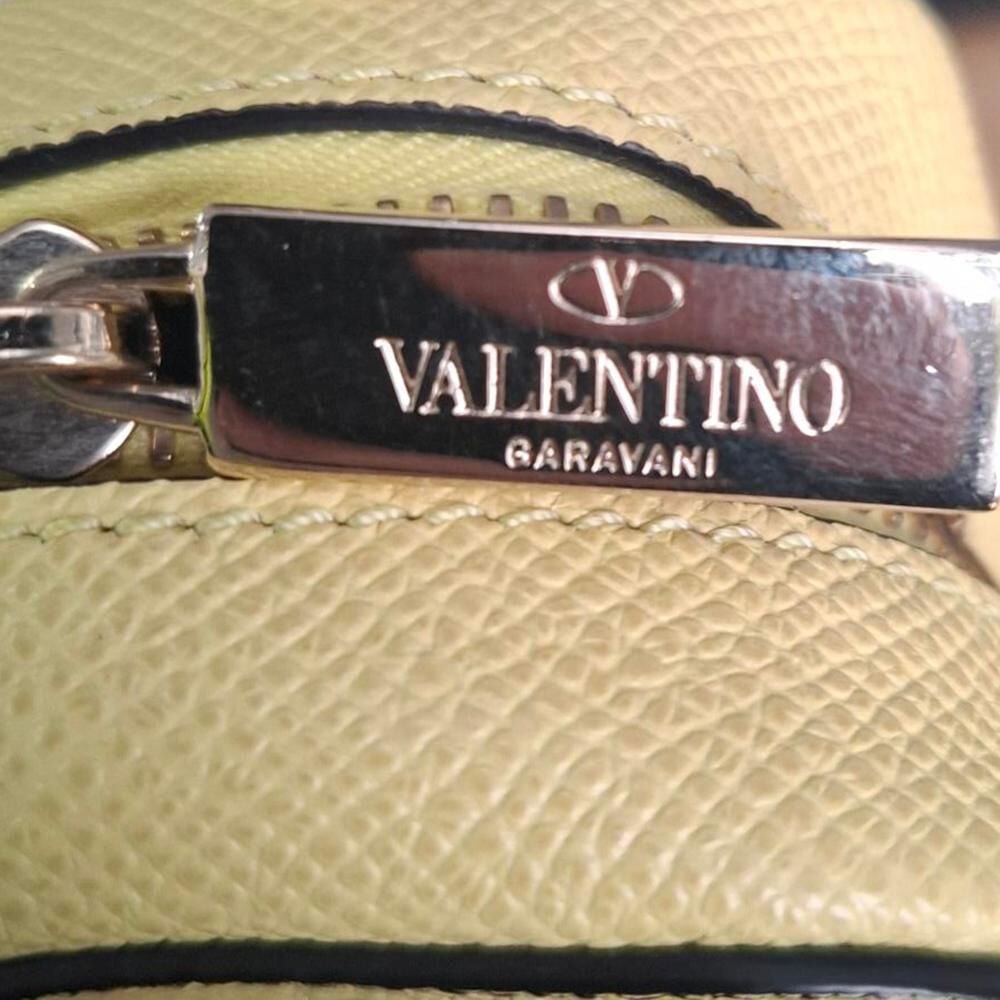 Valentino Pouch