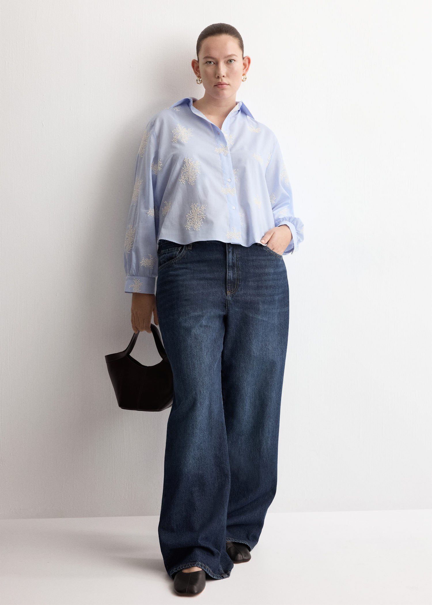 Floral embroidered shirt